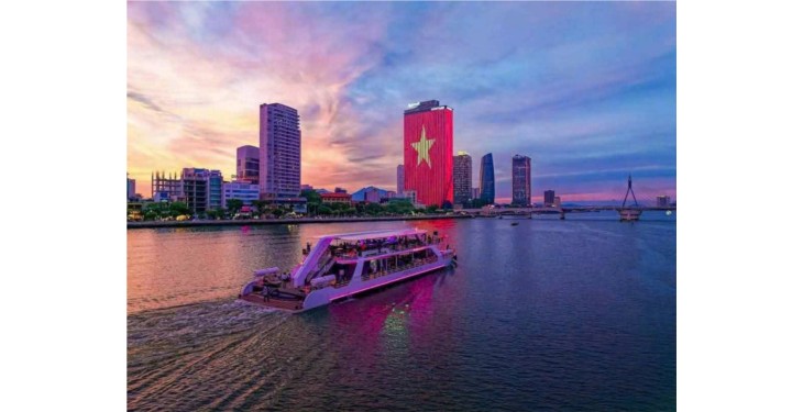Mua ngay toà khách sạn gần sát sông Hàn và cầu Rồng tại Đà Nẵng 
