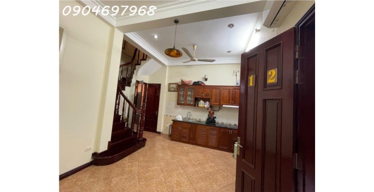 Chính chủ cho thuê nhà nguyên căn 5 tầng phố Đê La Thành, trung tâm